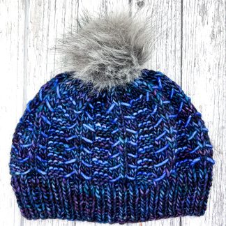 Chunky Merino knitted hat Navy Contrast Point